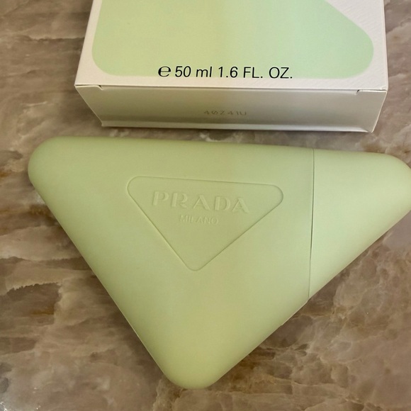 Prada Triple Care Hand Cream 1.6 oz.BRAND NEW IN ORIGINAL BOX! - Picture 2 of 5